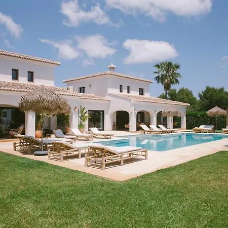 Guest house The Adelante House
