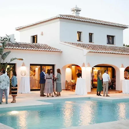 The Adelante House Guest house *